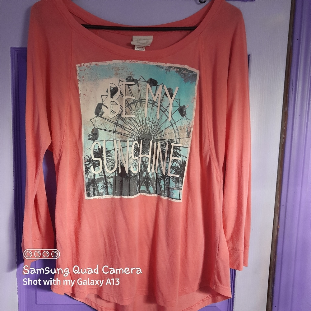 Woman's 3/4 sleeve shirt